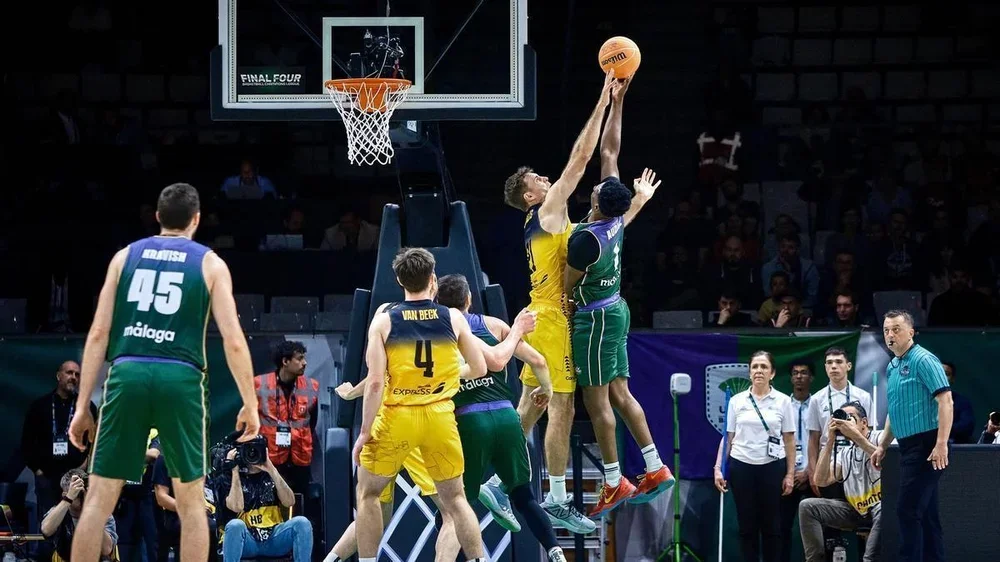 El Unicaja se midió a La Laguna Tenerife en el duelo por el 3º puesto de la BCL.